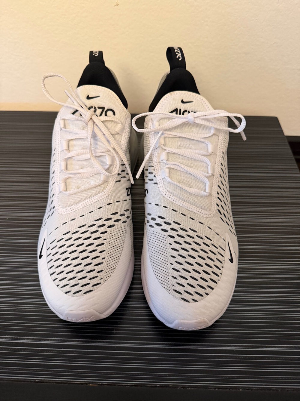 Nike Air Max 270 White Black Women’s Size 11 AH6789-100 Sneakers